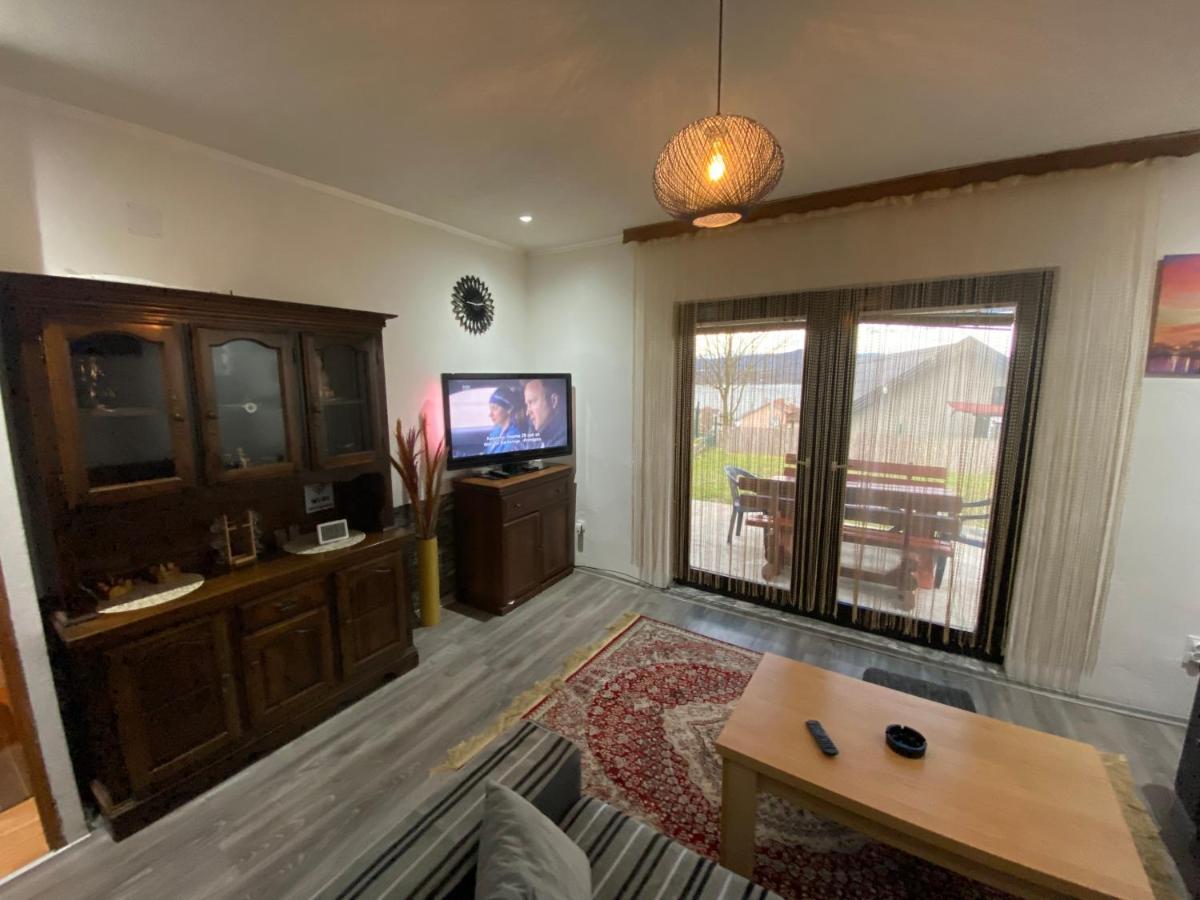 Asja Guest House Lukavac Zewnętrze zdjęcie